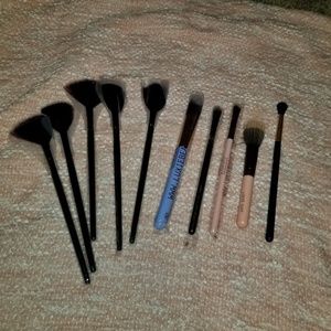 10 makeup brushes